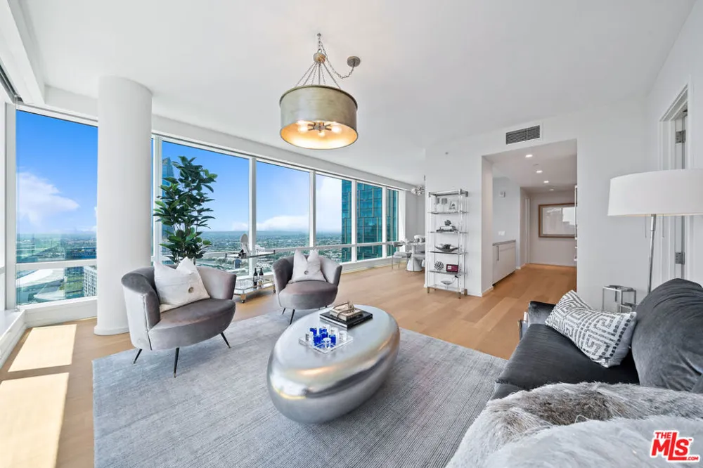 877 Francisco Street #2609 Los Angeles, CA 90017