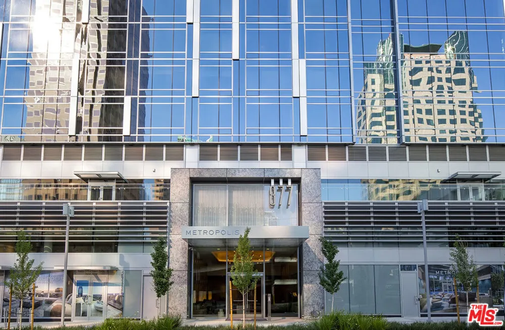 877 Francisco Street #2609 Los Angeles, CA 90017