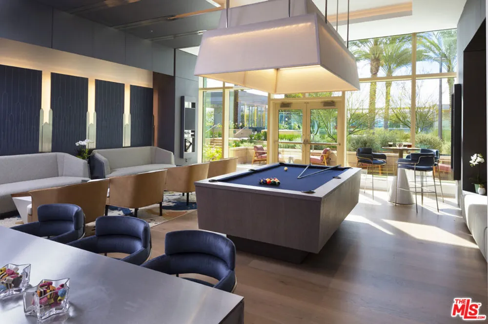 877 Francisco Street #2609 Los Angeles, CA 90017