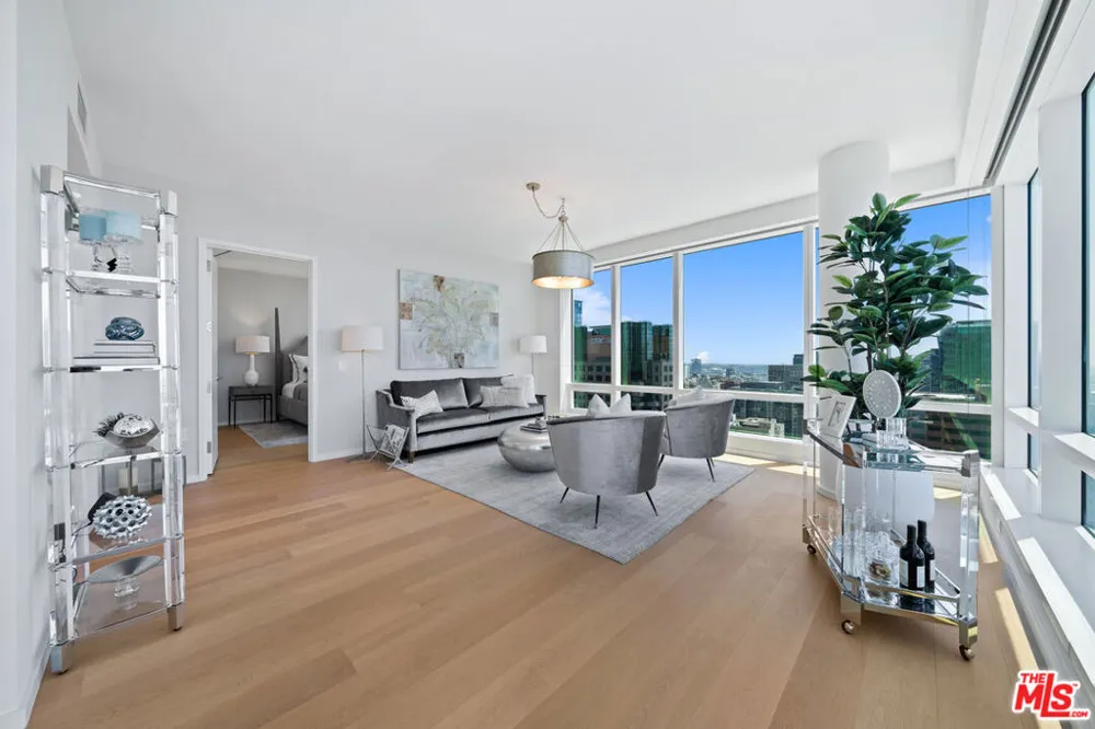 877 Francisco Street #2609 Los Angeles, CA 90017