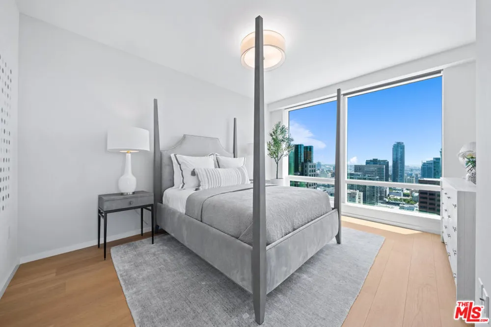 877 Francisco Street #2609 Los Angeles, CA 90017