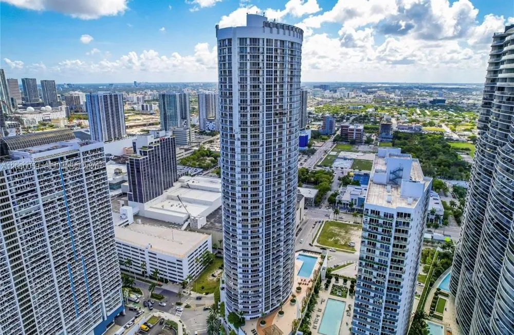 1750 Bayshore Dr #4305 Miami, FL 33132