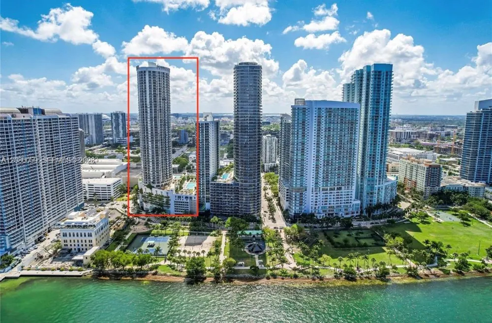 1750 Bayshore Dr #4305 Miami, FL 33132