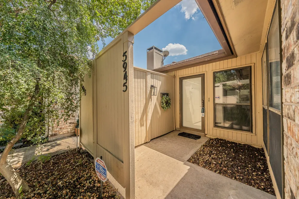 5945 Chimney Wood Circle Fort Worth, TX 76112