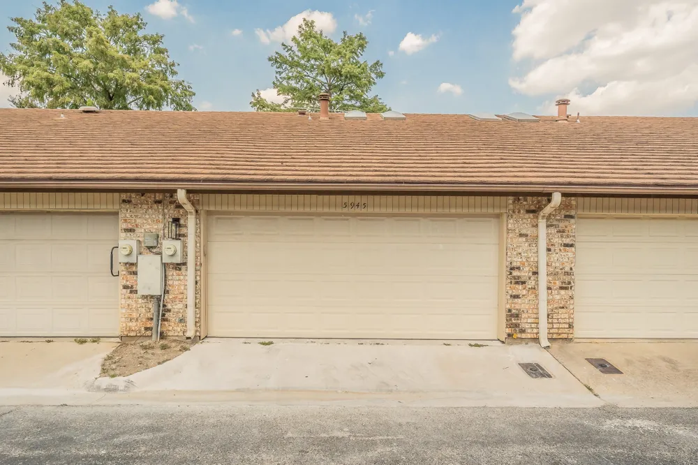 5945 Chimney Wood Circle Fort Worth, TX 76112