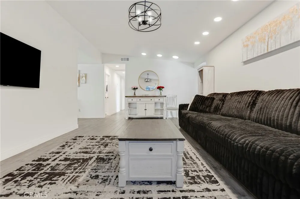 2290 Rohner Court Simi Valley, CA 93063