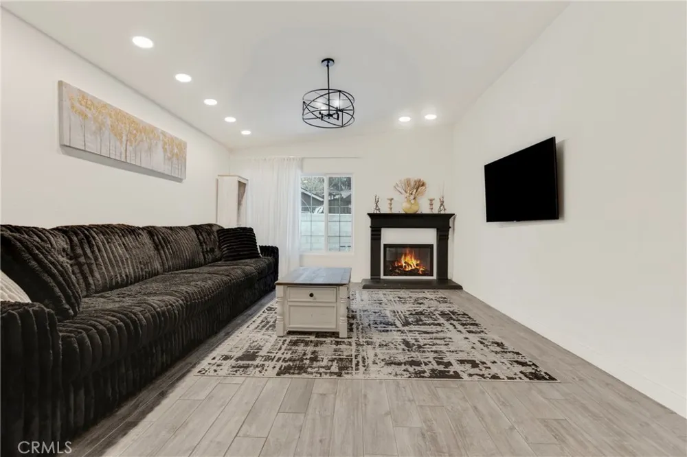 2290 Rohner Court Simi Valley, CA 93063