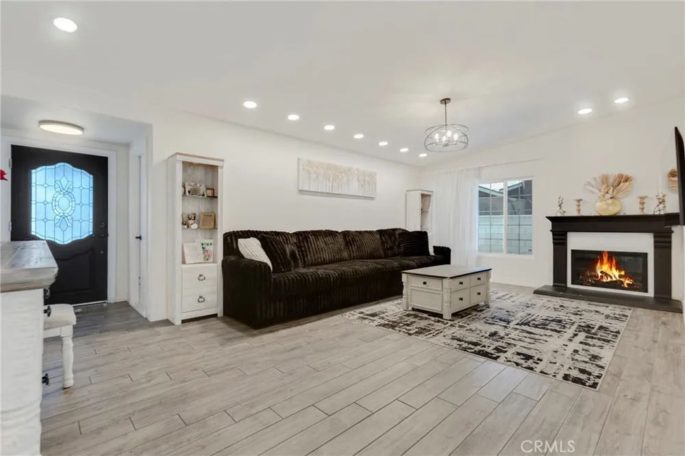 2290 Rohner Court Simi Valley, CA 93063