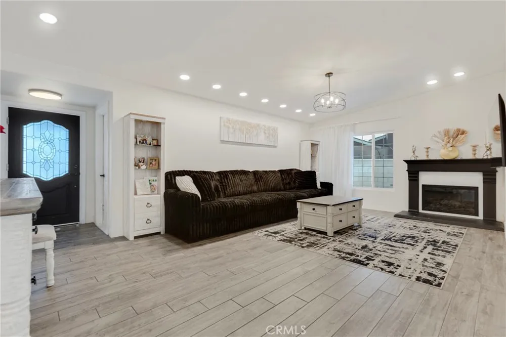 2290 Rohner Court Simi Valley, CA 93063