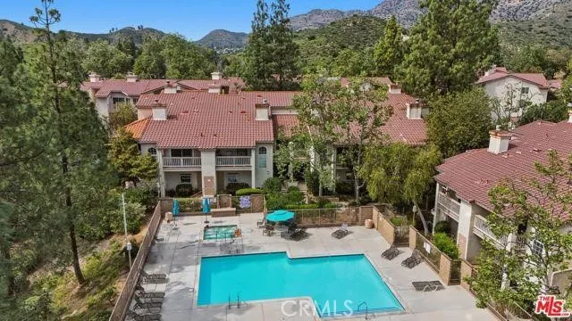 624 Indian Oak #106 Oak Park, CA 91377