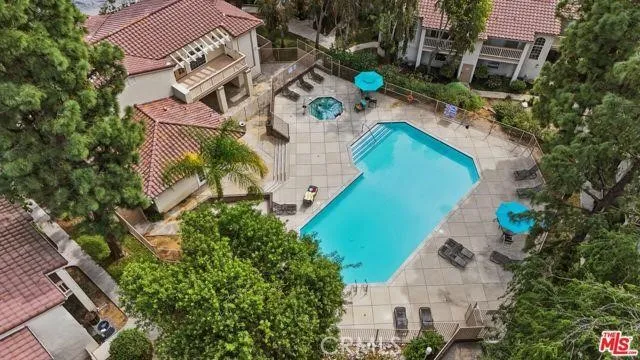 624 Indian Oak #106 Oak Park, CA 91377