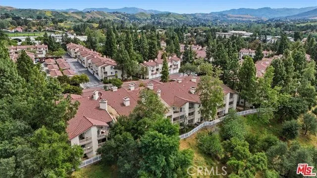 624 Indian Oak #106 Oak Park, CA 91377