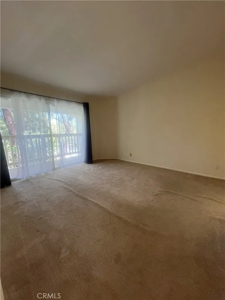 624 Indian Oak #106 Oak Park, CA 91377