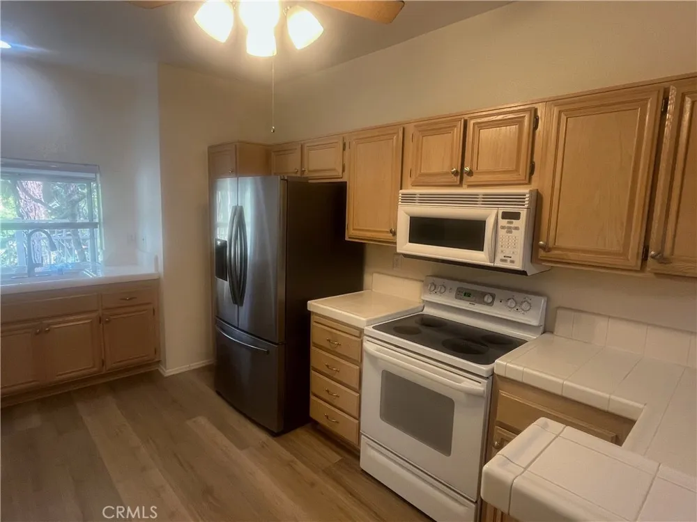 624 Indian Oak #106 Oak Park, CA 91377