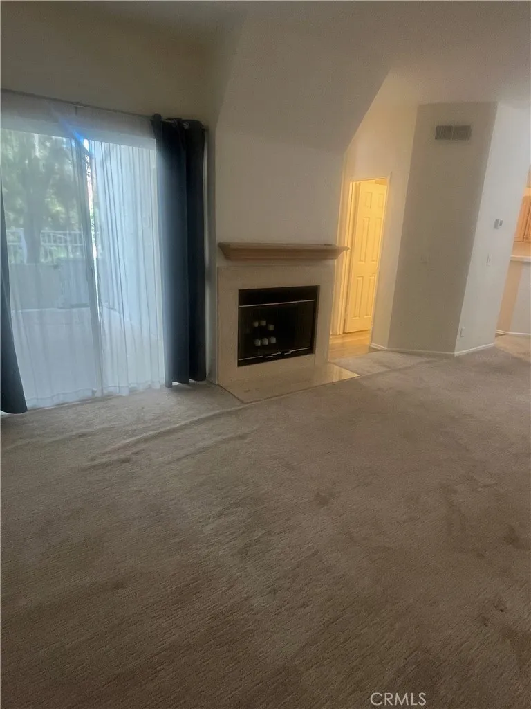 624 Indian Oak #106 Oak Park, CA 91377