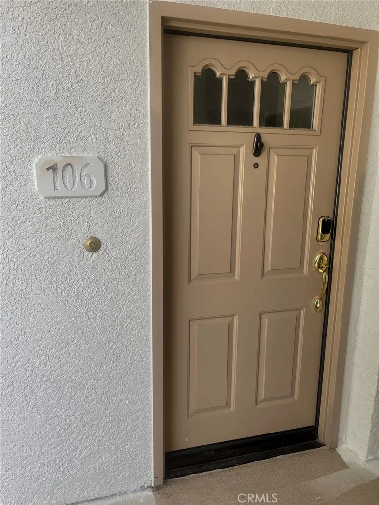 624 Indian Oak #106 Oak Park, CA 91377