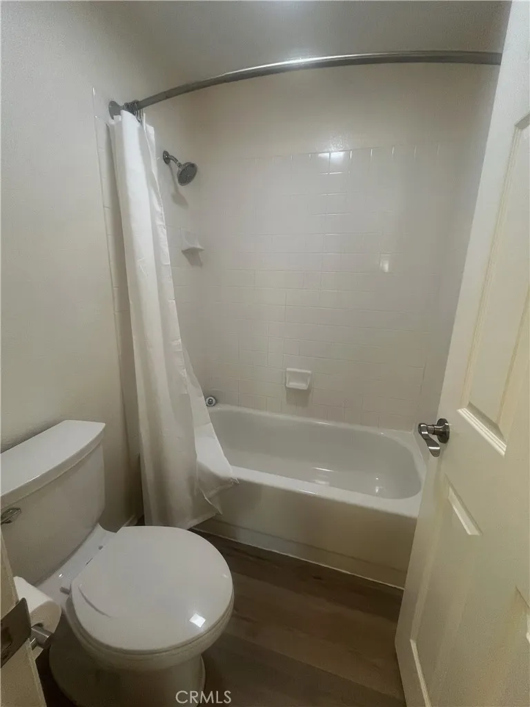 624 Indian Oak #106 Oak Park, CA 91377