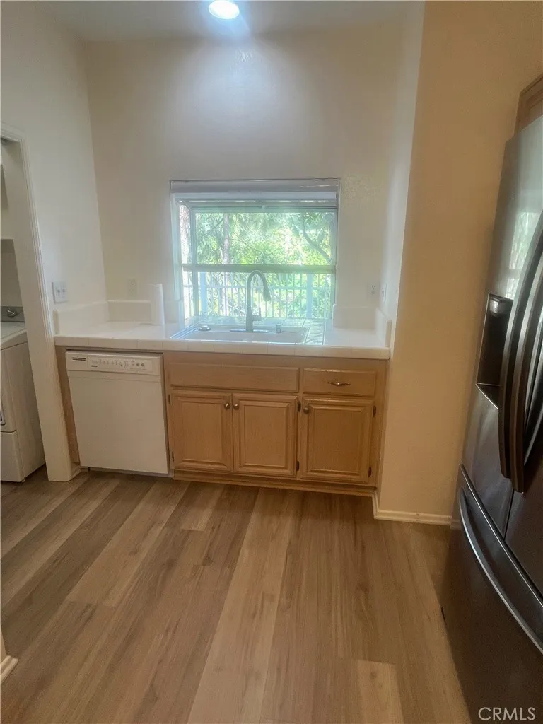 624 Indian Oak #106 Oak Park, CA 91377