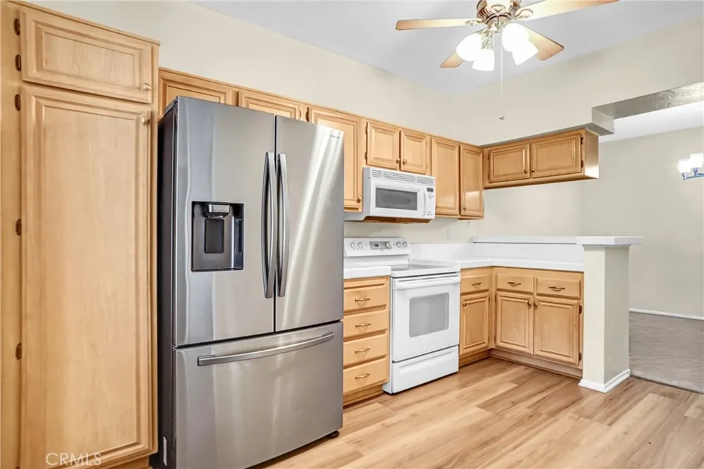 624 Indian Oak #106 Oak Park, CA 91377