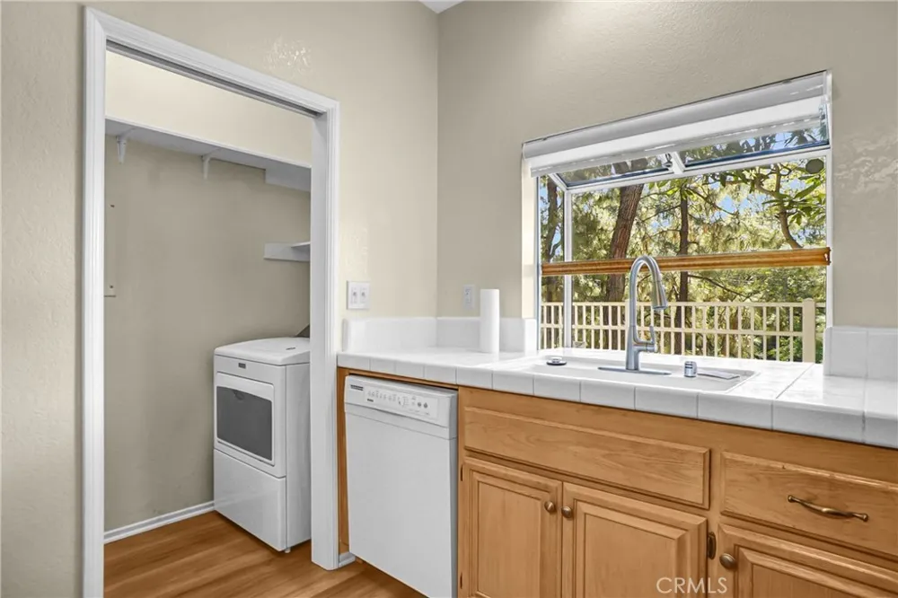 624 Indian Oak #106 Oak Park, CA 91377