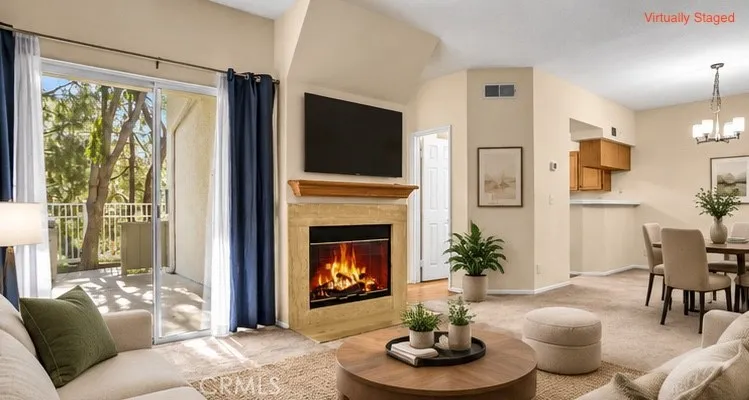 624 Indian Oak #106 Oak Park, CA 91377