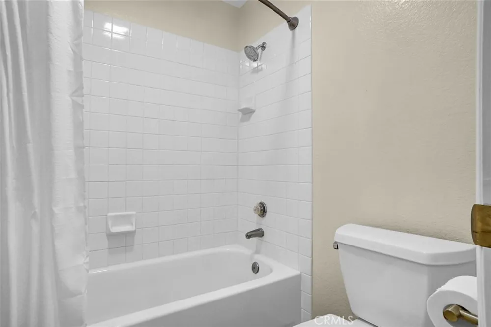624 Indian Oak #106 Oak Park, CA 91377