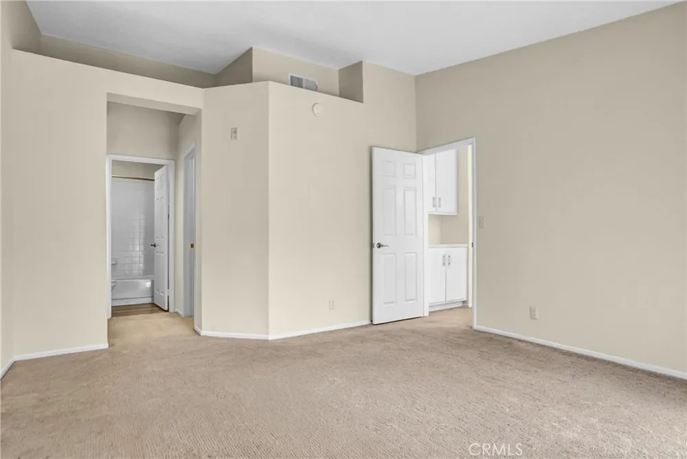 624 Indian Oak #106 Oak Park, CA 91377