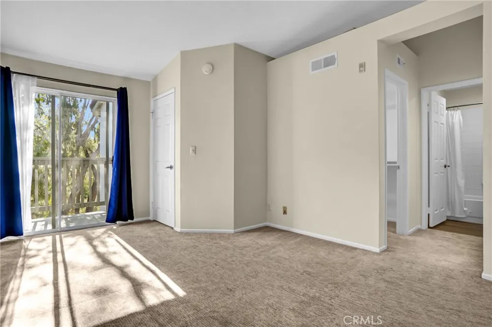 624 Indian Oak #106 Oak Park, CA 91377