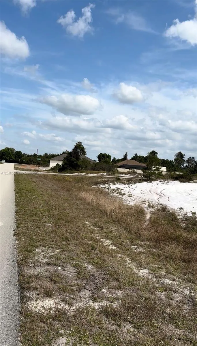 1215 Aleutian St NE Lake Placid, FL 33852