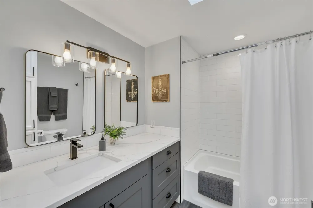 4417 Somerset Lane Kent, WA 98032
