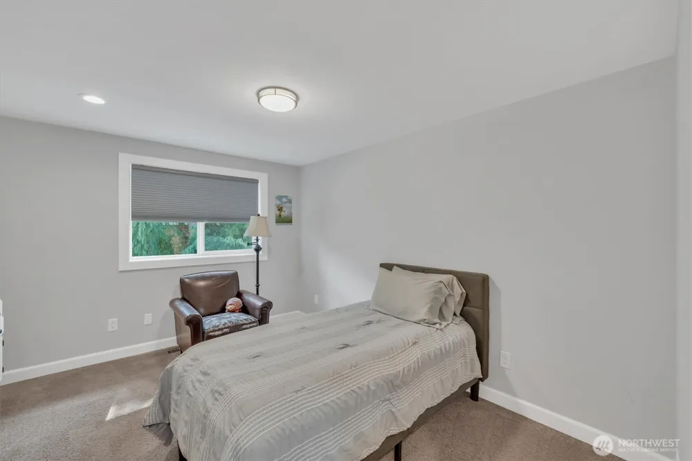 4417 Somerset Lane Kent, WA 98032