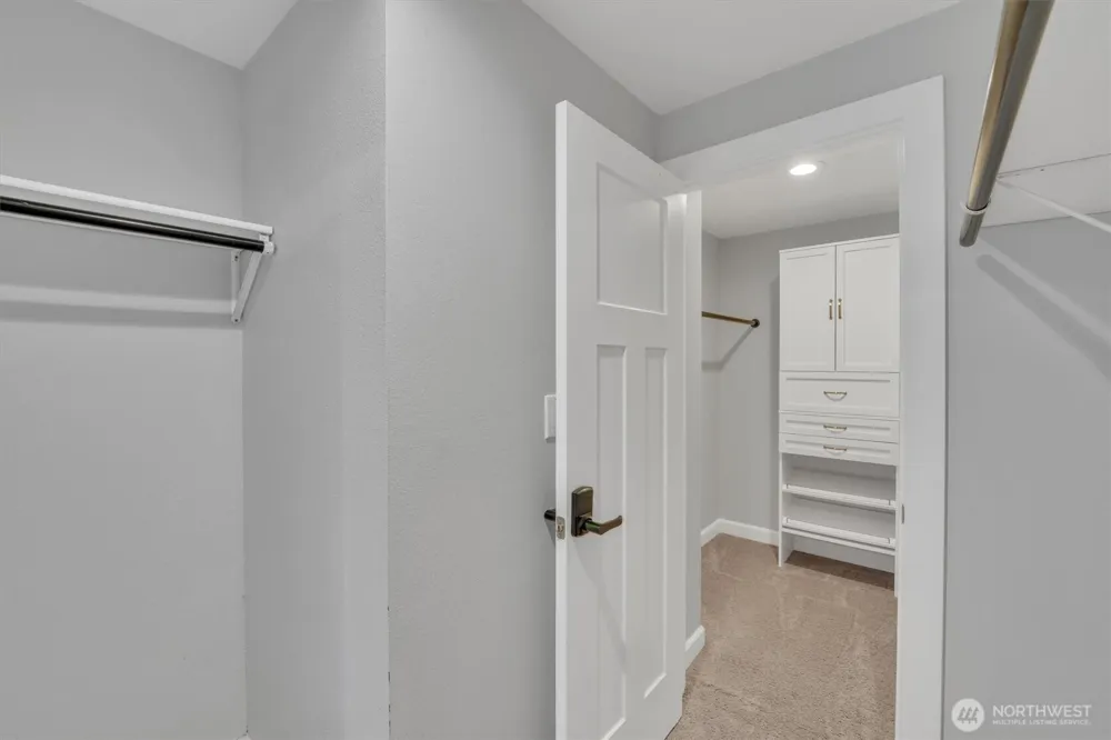 4417 Somerset Lane Kent, WA 98032
