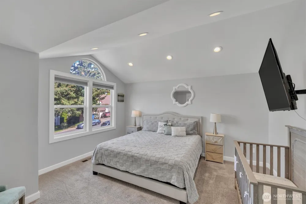 4417 Somerset Lane Kent, WA 98032