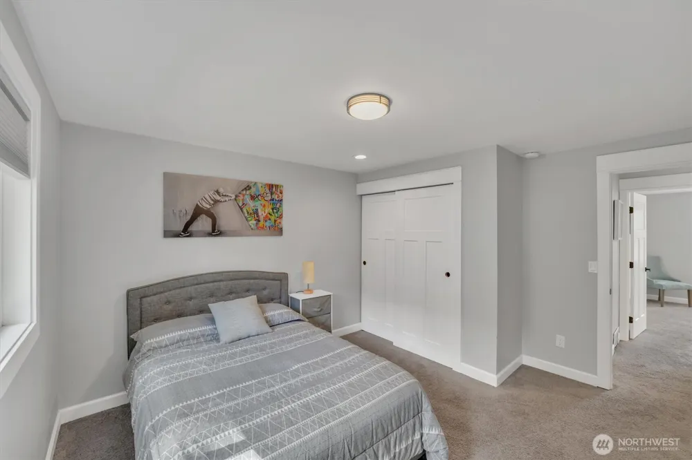 4417 Somerset Lane Kent, WA 98032