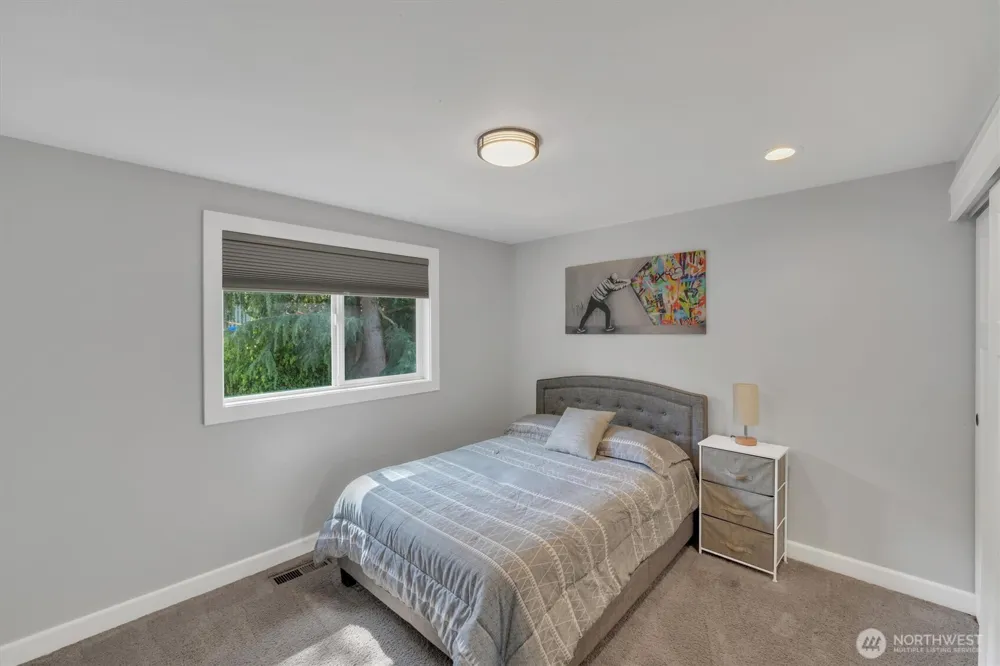 4417 Somerset Lane Kent, WA 98032