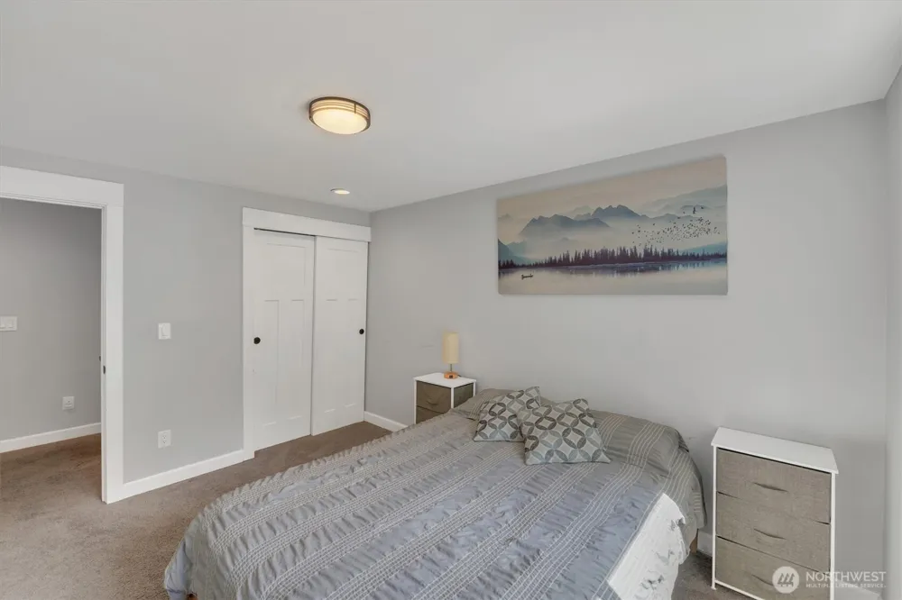 4417 Somerset Lane Kent, WA 98032