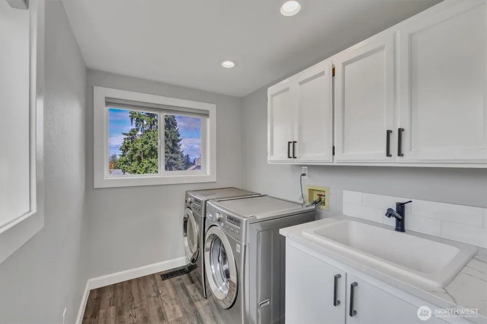 4417 Somerset Lane Kent, WA 98032