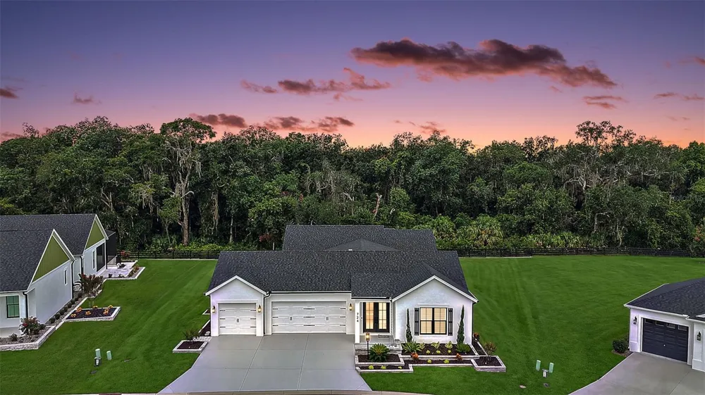 724 SHIVERS LOOP The Villages, FL 34762