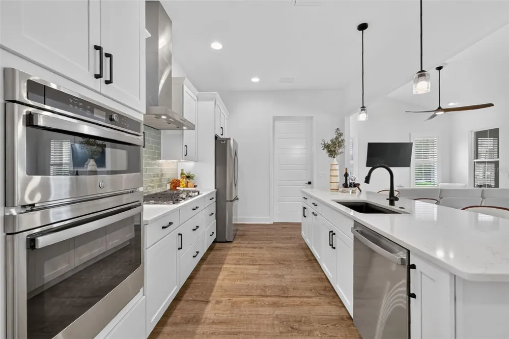 724 SHIVERS LOOP The Villages, FL 34762