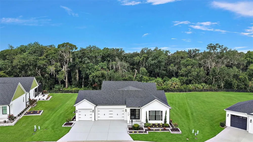 724 SHIVERS LOOP The Villages, FL 34762