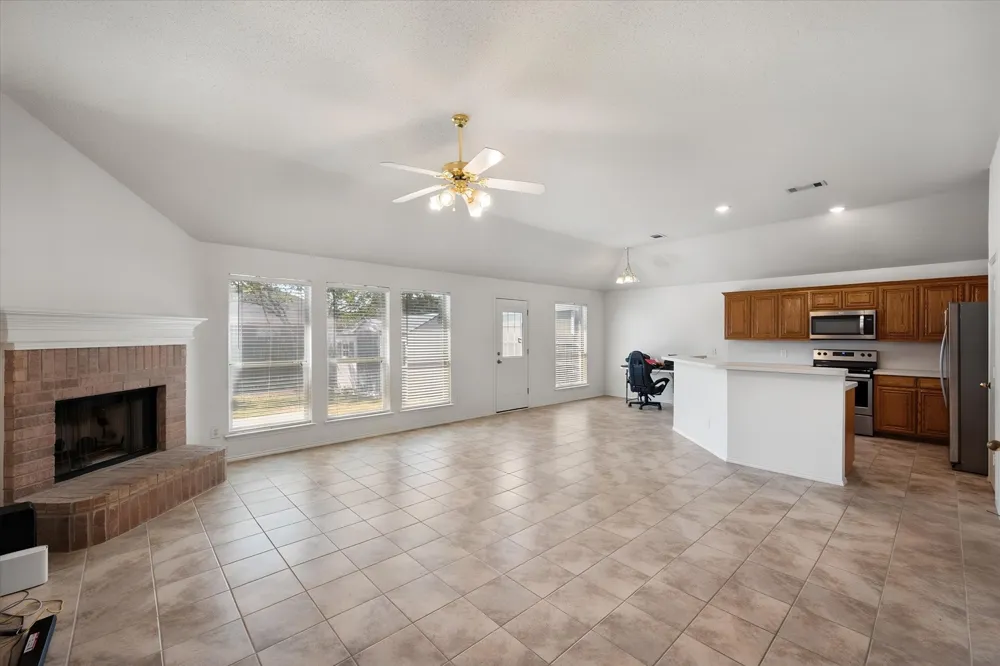 8031 Blue Duck Trail Arlington, TX 76002