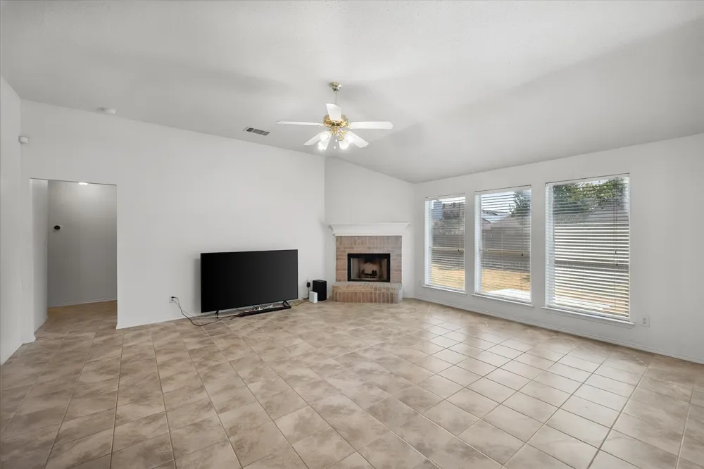 8031 Blue Duck Trail Arlington, TX 76002