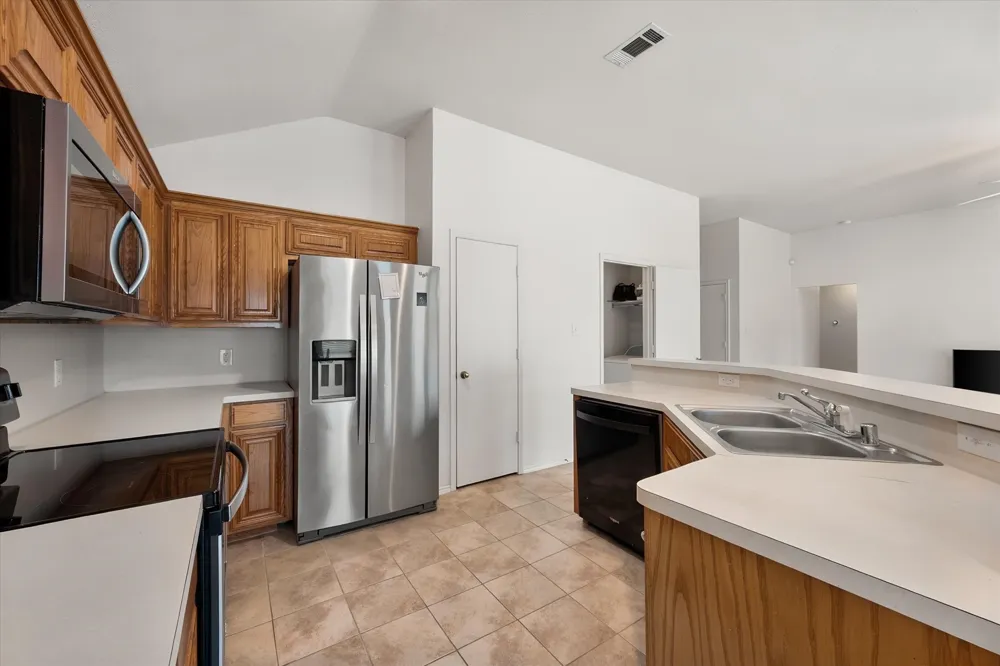 8031 Blue Duck Trail Arlington, TX 76002