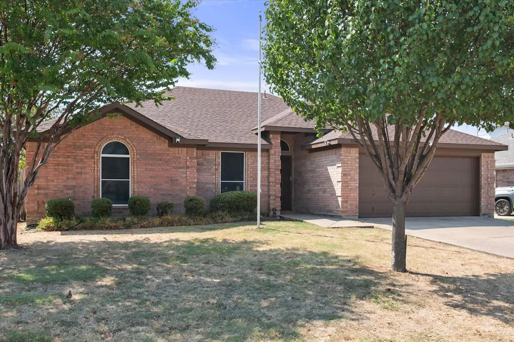8031 Blue Duck Trail Arlington, TX 76002