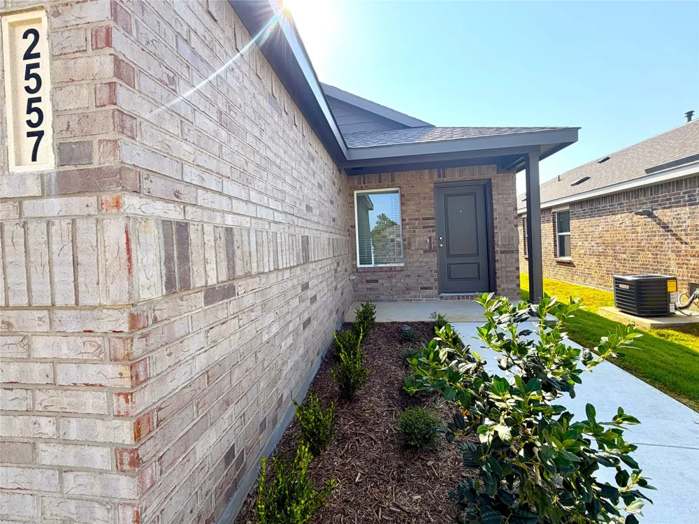 2557 Guineas Lane Aubrey, TX 76227