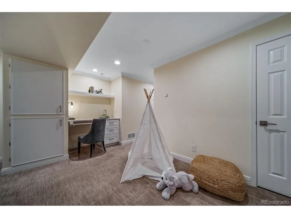124 Jackson Street Denver, CO 80206