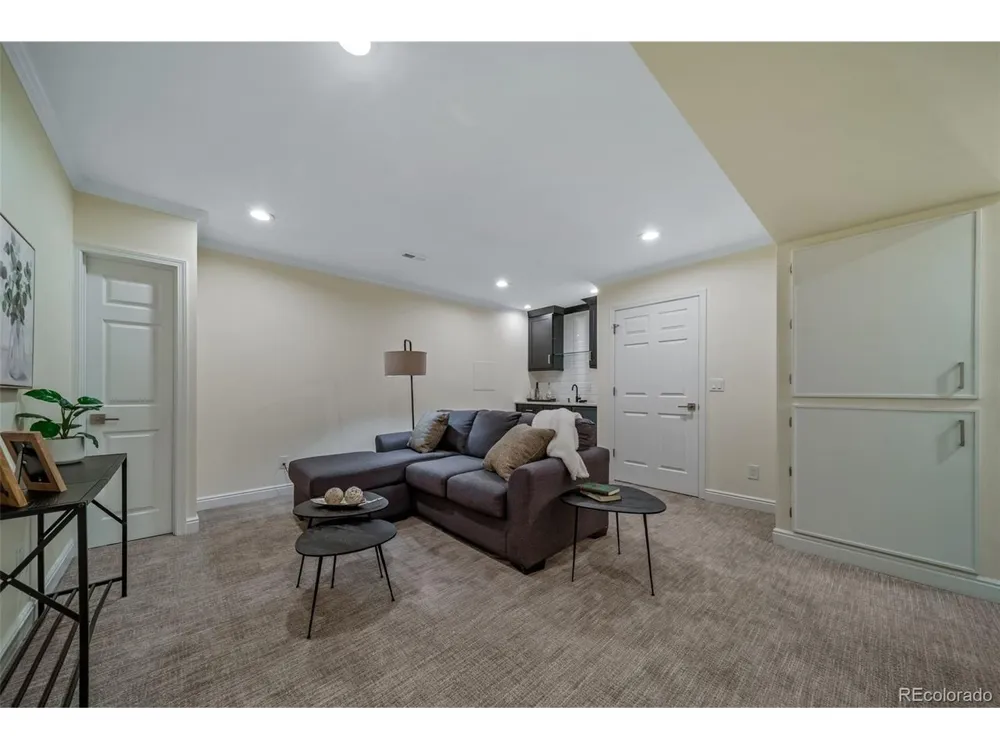 124 Jackson Street Denver, CO 80206
