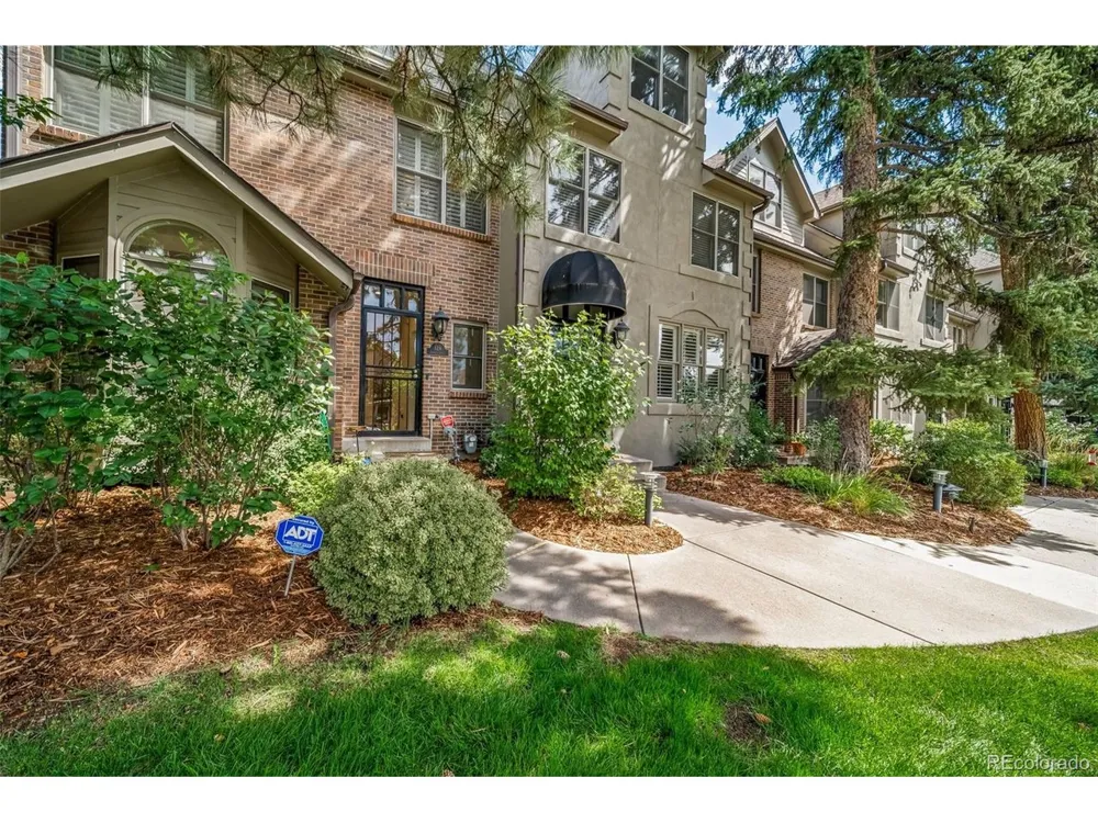 124 Jackson Street Denver, CO 80206