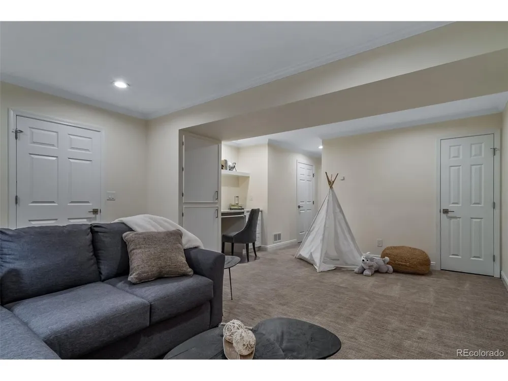 124 Jackson Street Denver, CO 80206