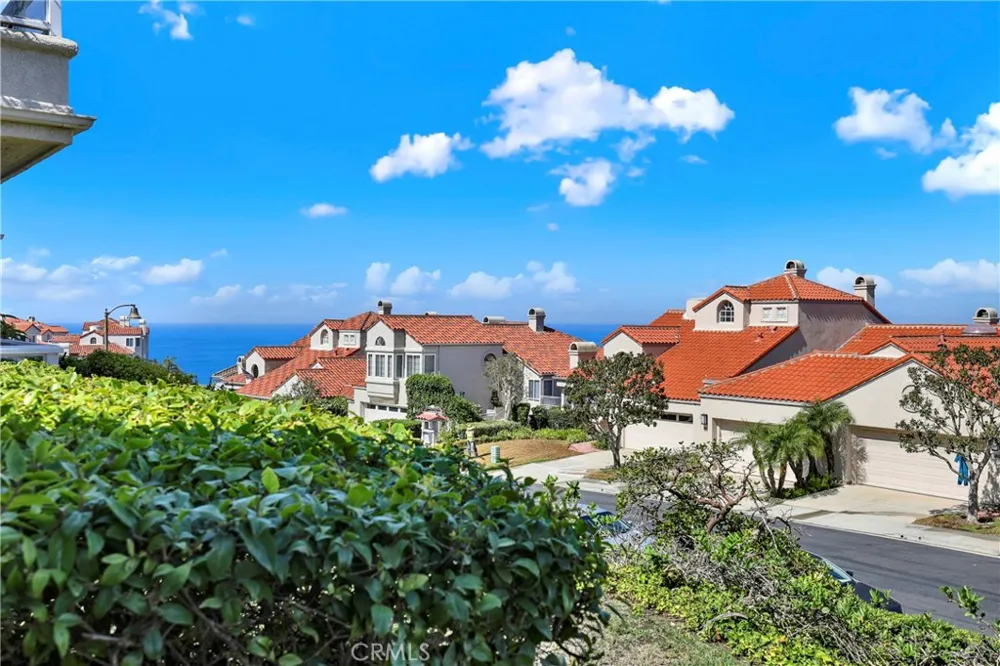 25 Toulon Laguna Niguel, CA 92677